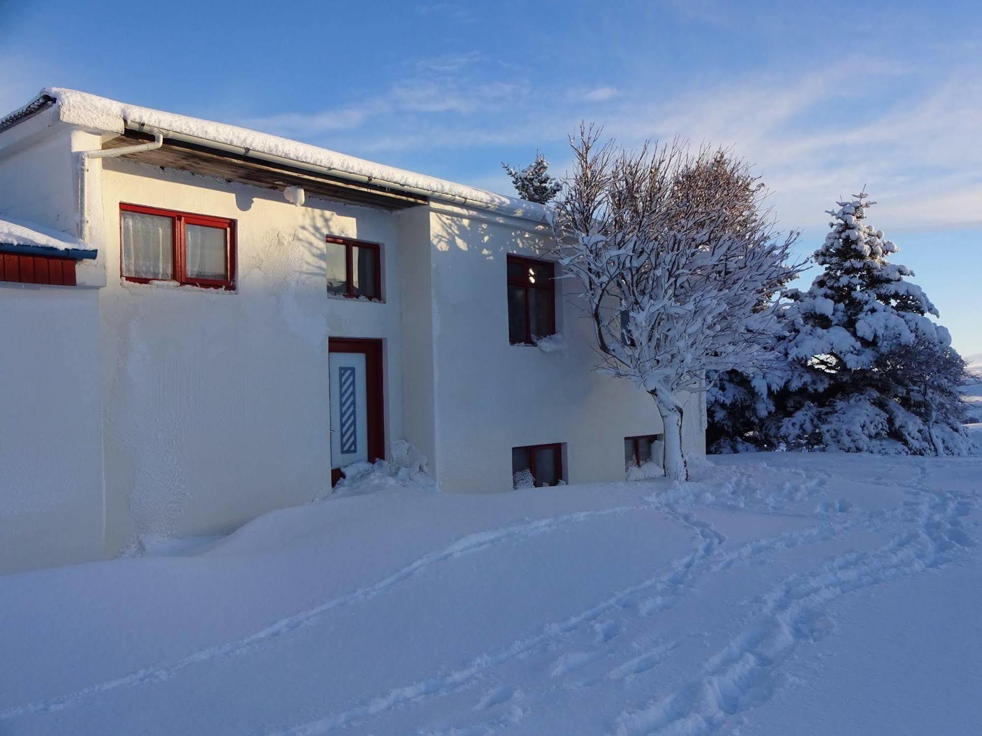 Brekkulaekur Guesthouse Hunathing Vestra Екстер'єр фото